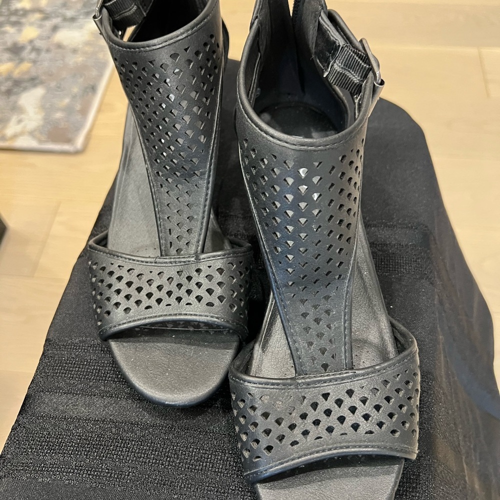 Elegant Black Women's Sandals